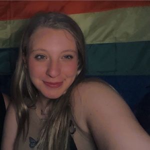 Meet your Posher, Angela